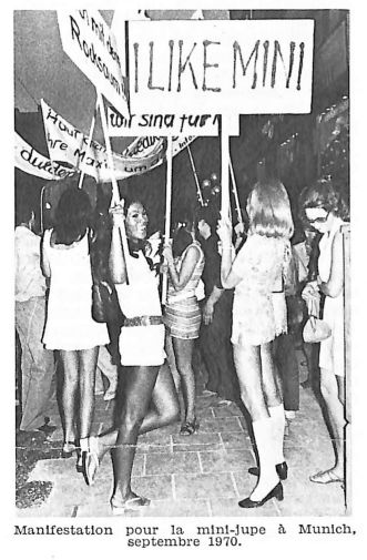 Manifestation pour la mini-jupe à Munich, 1970